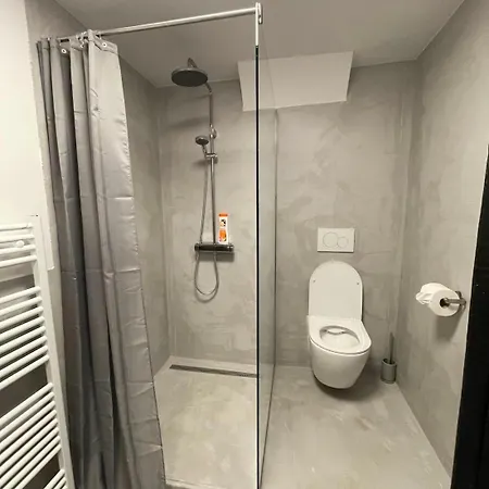 Center 2 Apartament *